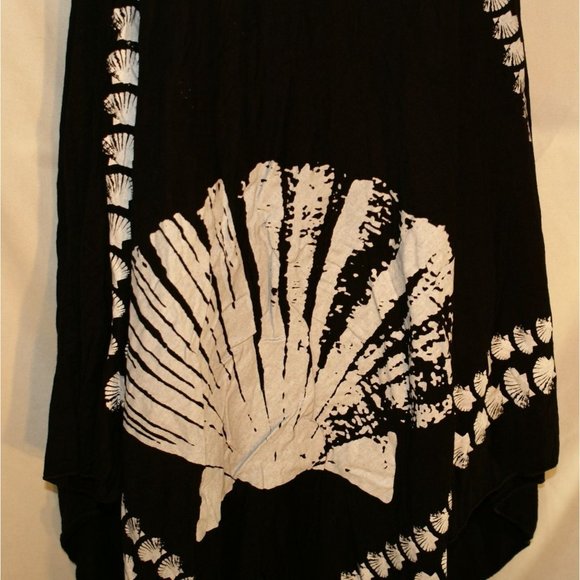 India Boutique Clam Shell Design Romper Women's Size One Size - Picture 5 of 6